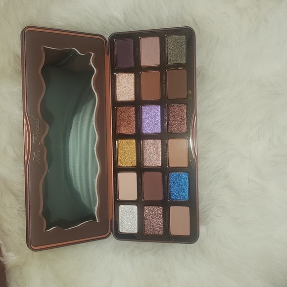 Too Faced Better Than Chocolate Pallette - Picture 5 of 6
